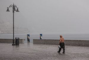 5023_Claus Carlsen_Rainy_weather_in_Limone_1
